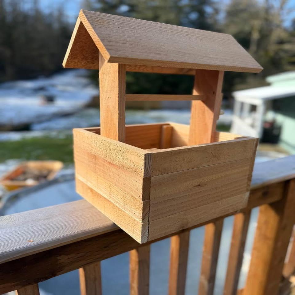 Wishing well planter (Small)